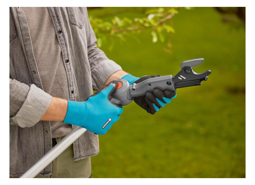 Bild Akku-Teleskop-aumschere HighCut 360/18V P4A Ready-To-Use Set - Gardena-2