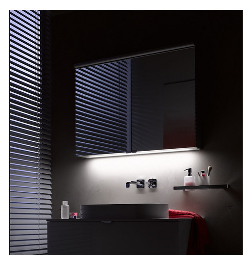 EMCO Aufputz-Lichtspiegelschrank pure LED 1200 x 728 mm, Aluminium, 3 Türen