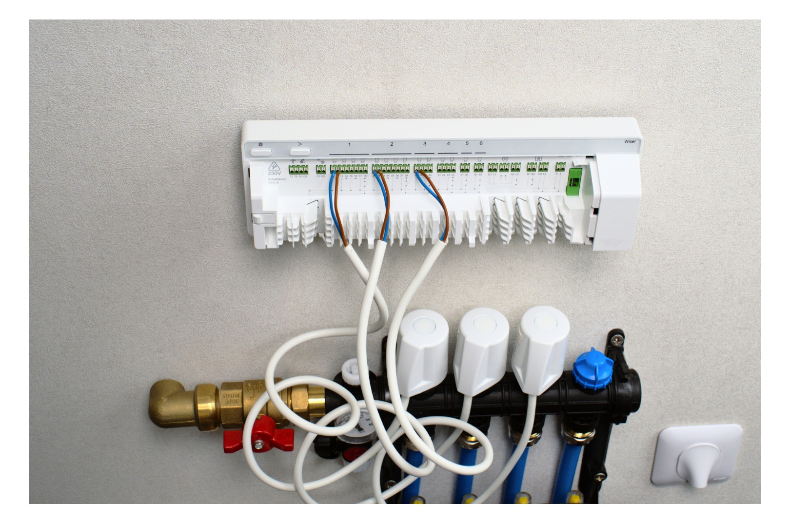 Busankoppler Funkb Wiser REG 14p Klemmbef