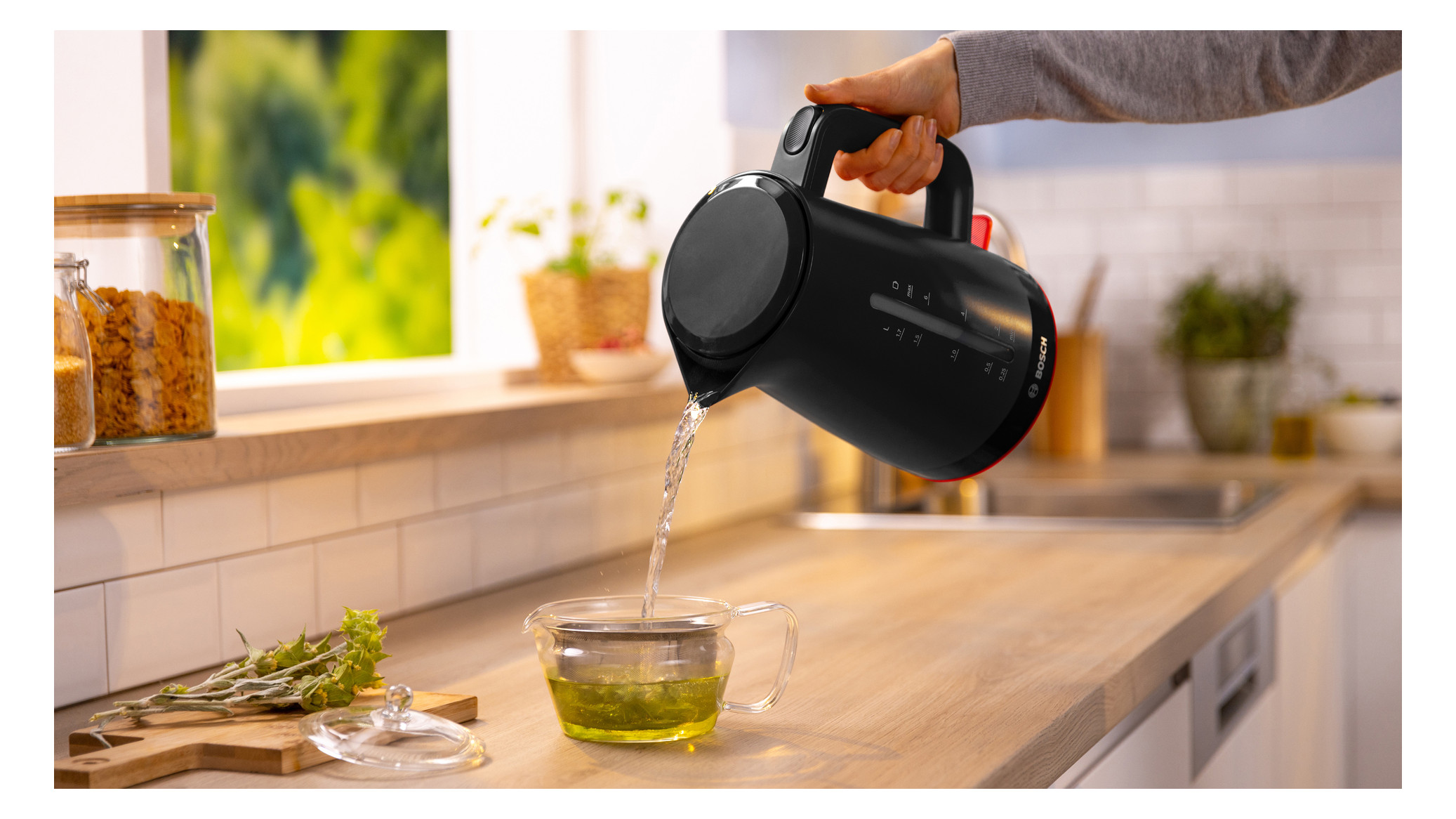 Wasserkocher 1,7l Kst MyMoment 2400W sw Anzeige:außen m.Wasserfilter m.Sieb