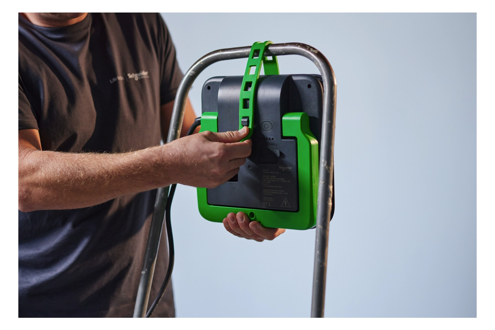 LED-Bauleuchte 75W IP54 4000K 8500lm Kst 1LED 220-240V Mit Stativhalterung m.LM