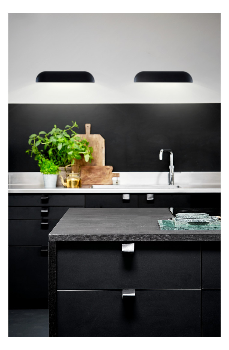 LED-Wandanbauleuchte Front 36 12W 3000K 850lm sw Konv IP44 68x360x68mm