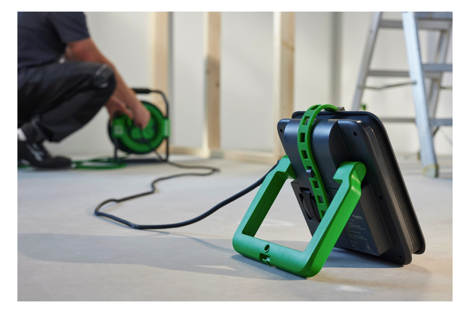 LED-Bauleuchte 75W IP54 4000K 8500lm Kst 1LED 220-240V Mit Stativhalterung m.LM