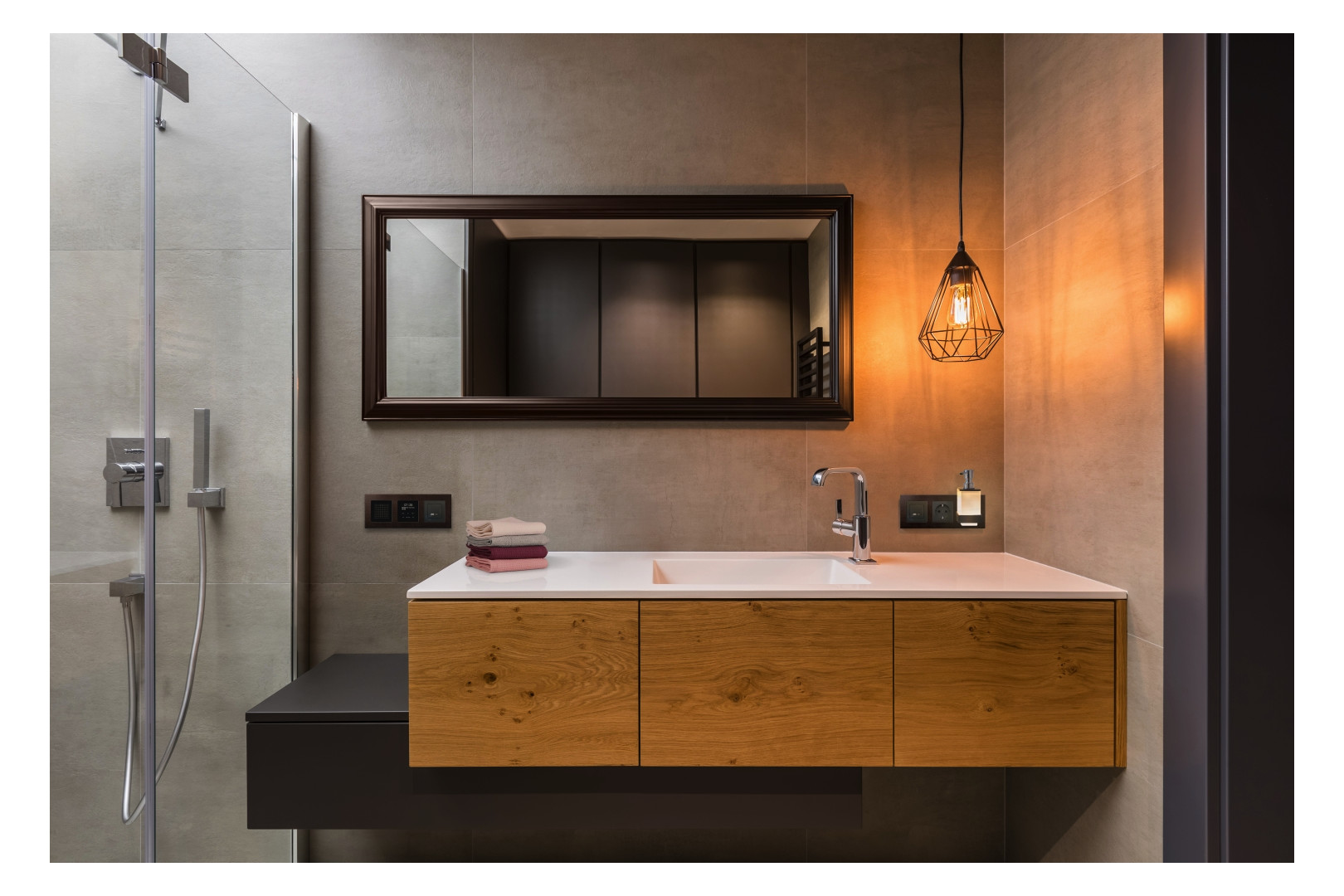 USB-Spannungsversorgung 1USB-A 1USB-C UP 3000mA 20V 50-60Hz