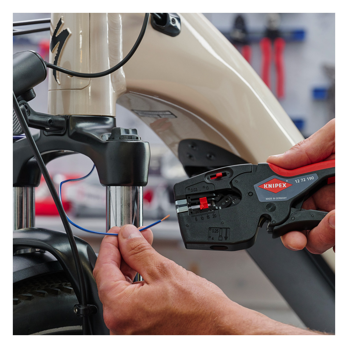 Abisolier-/Crimpautomat abisolieren und crimpen Hand 0,03-10qmm 17x110x190mm