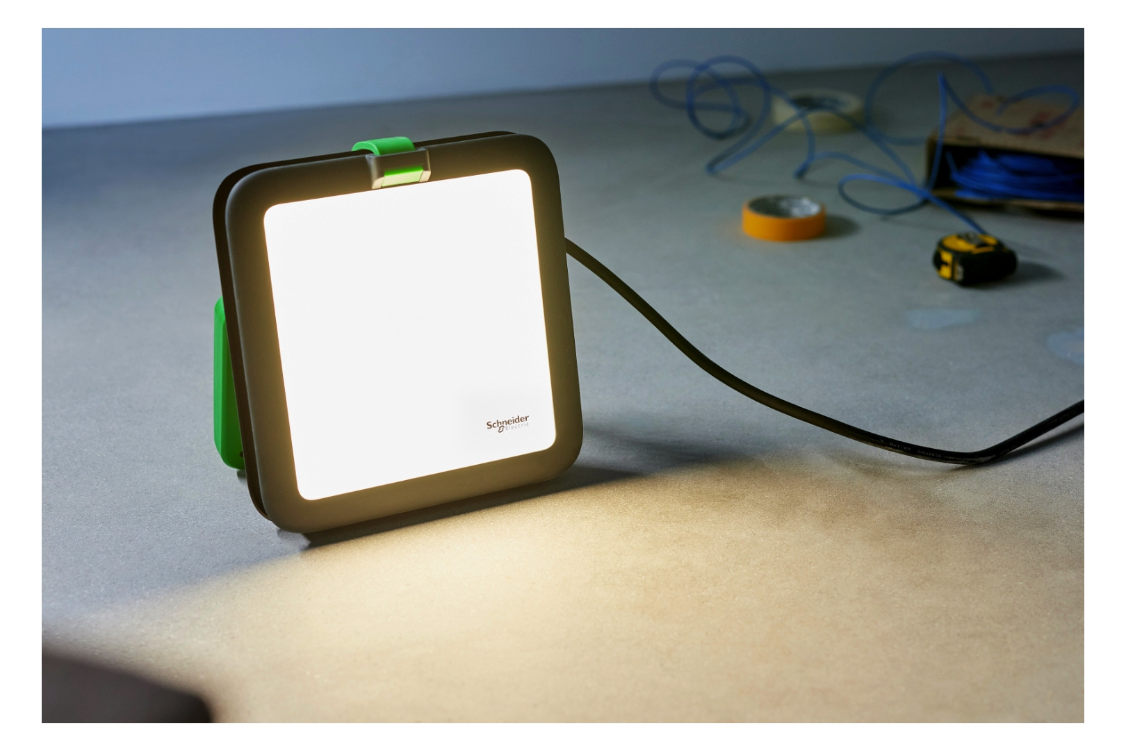 LED-Bauleuchte 75W IP54 4000K 8500lm Kst 1LED 220-240V Mit Stativhalterung m.LM