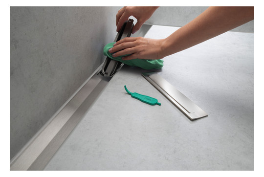 hansgrohe RainDrain Flex Duschrinne 1600 mm, Edelstahl optic, Fertigset, kürzbar, zur Wandmontage
