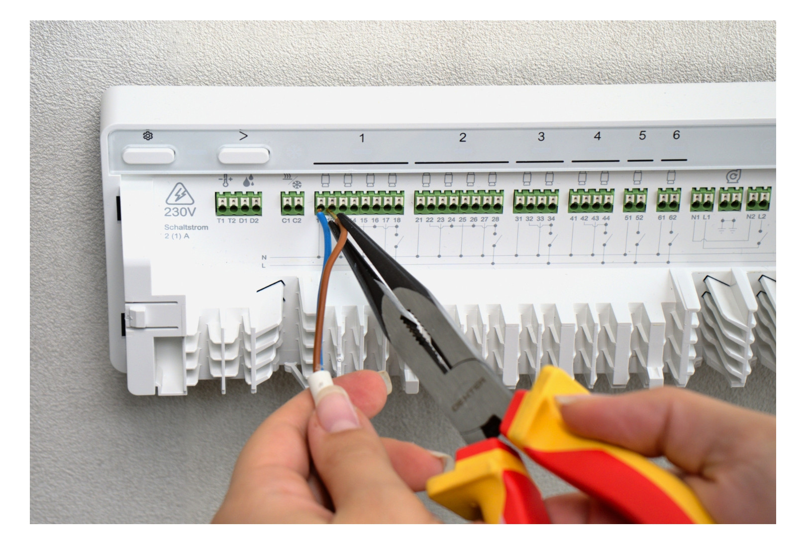 Busankoppler Funkb Wiser REG 14p Klemmbef