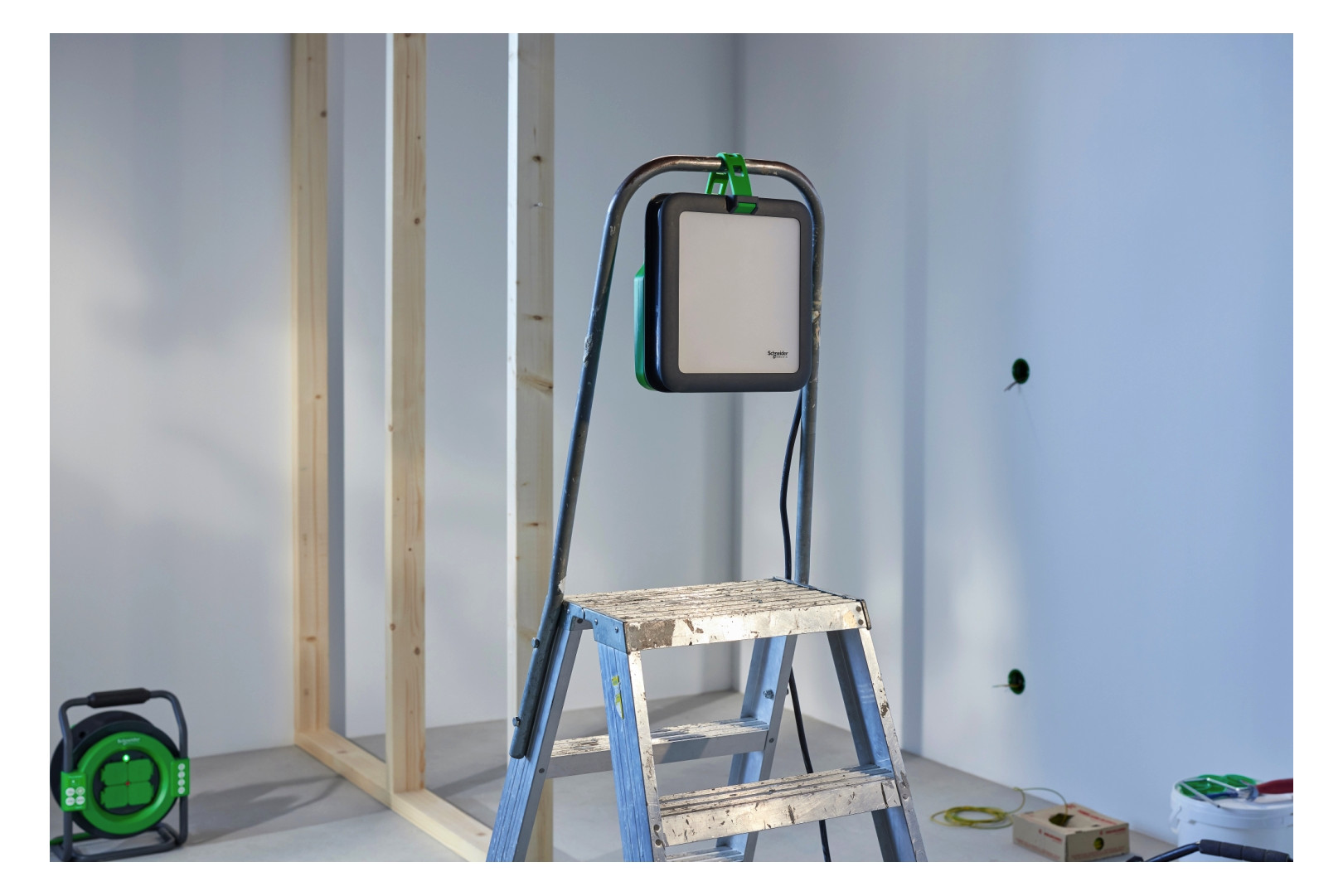 LED-Bauleuchte 75W IP54 4000K 8500lm Kst 1LED 220-240V Mit Stativhalterung m.LM