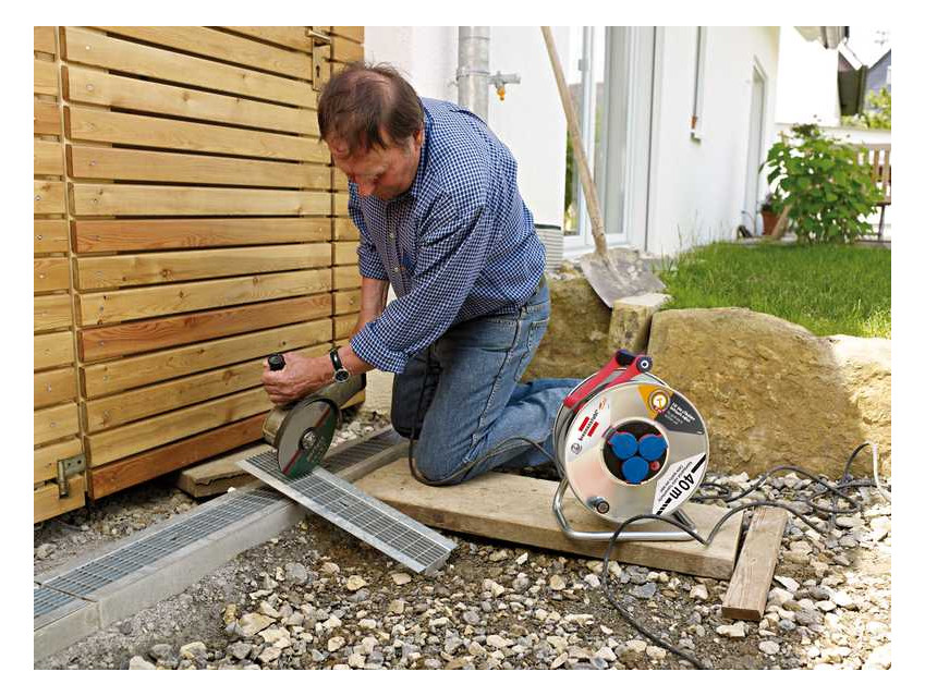 Kabeltrommel 40m H07RN-F 3x1,5mm IP44 3xSteckdosen m.Tragerahmen Kabeltrommel 40m H07RN-F 3x1,5mm IP44 3xSteckdosen m.Tragerahmen