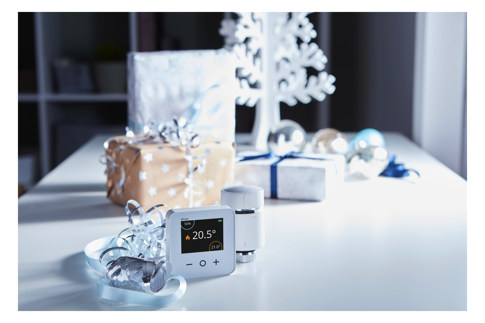 Raumtemperaturregler AP Wiser Funkb ws glz Basis+m.Geh Mit Vor-Ort Bedienung