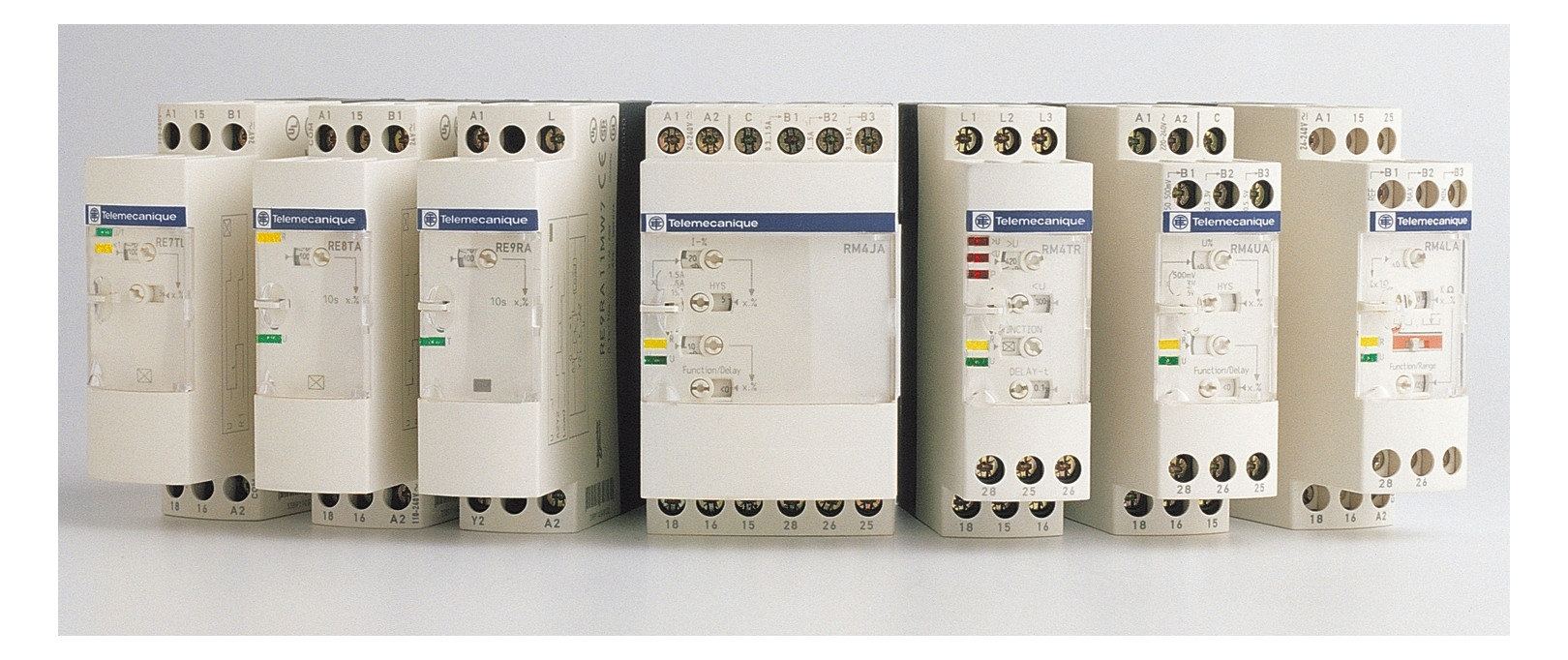 Relaissockel Schraub TS35 14Pins 30x82,5x76mm Hutschiene TH35