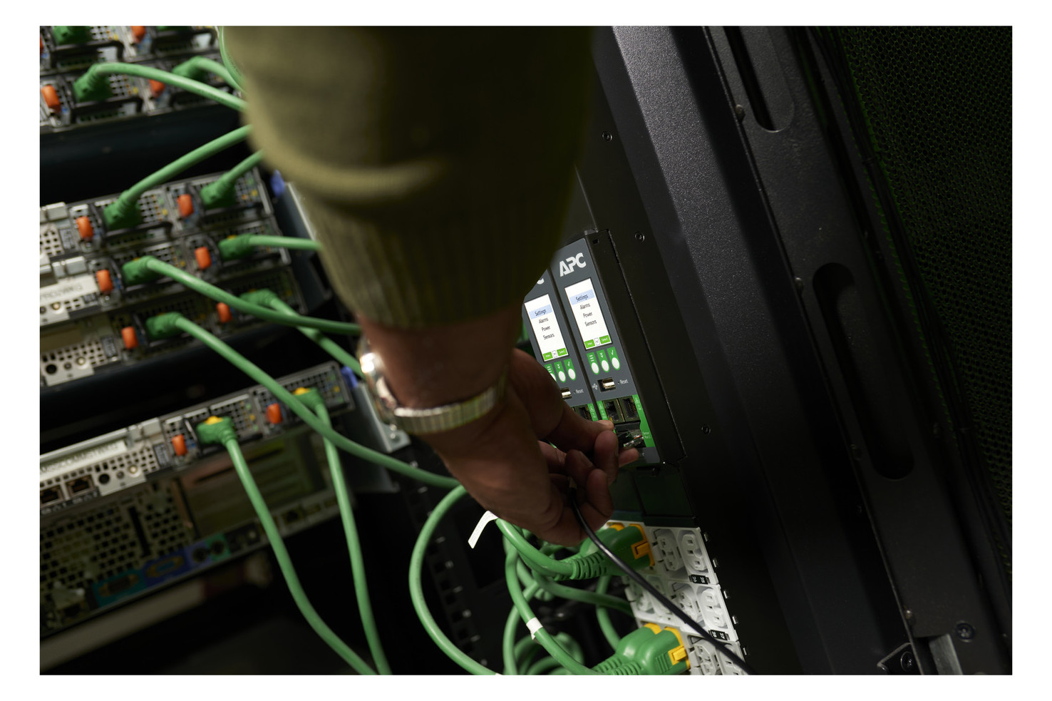 Rack-Stromverteilung 20Steckd 20xC13 20xC19 230V m.Display m.LED-Anz