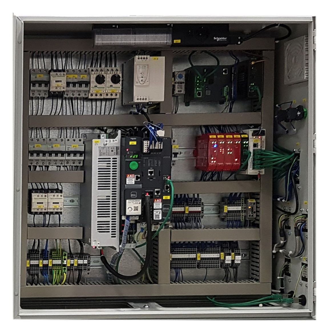 Frequenzumrichter ALTIVAR 380-480V E3ph A3ph 599Hz 50/60Hz IP20 5%F 10%V