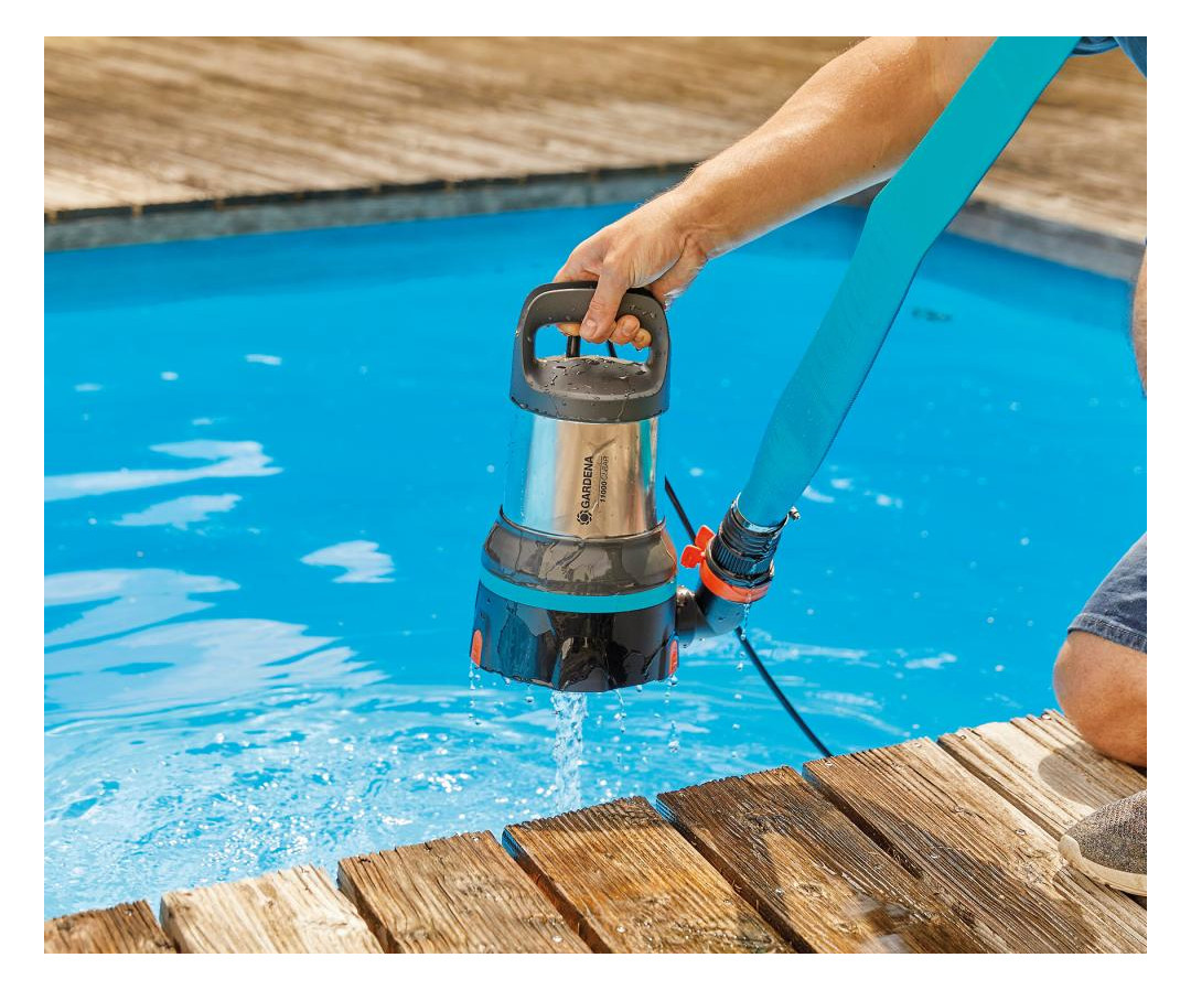 Bild Klarwasser-Tauchpumpe 11000 aquasensor - Gardena-1