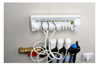 Busankoppler Funkb Wiser REG 14p Klemmbef