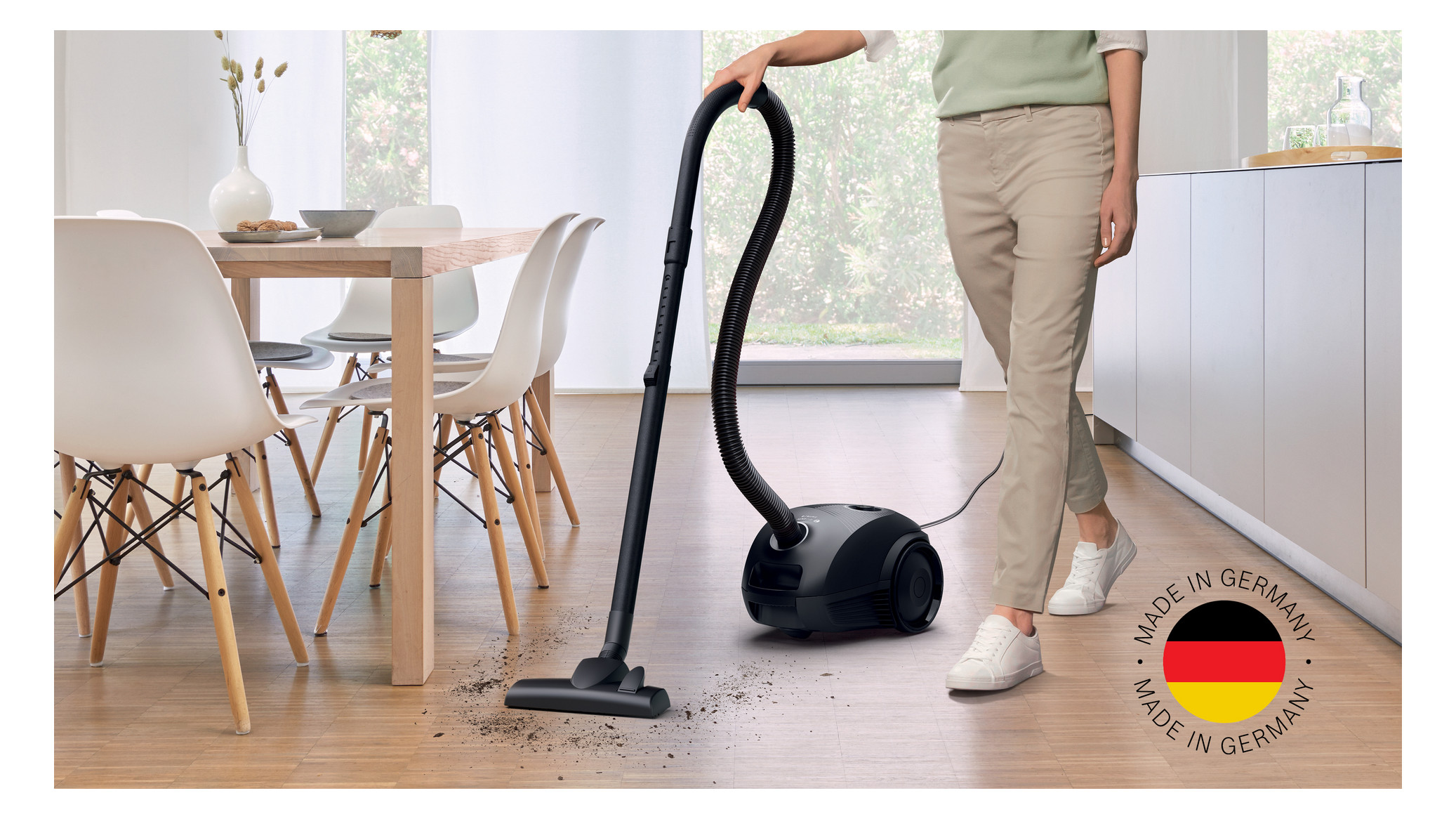 Bodenstaubsauger 600W 220 80dB sw 4,2kg 3,5l 220-240V Microfilter 5m