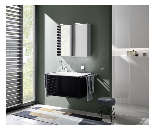 EMCO Aufputz-Lichtspiegelschrank flat 2 Style 1600x721mm, LED-Aufsatzleuchte, 3-türig, Aluminium