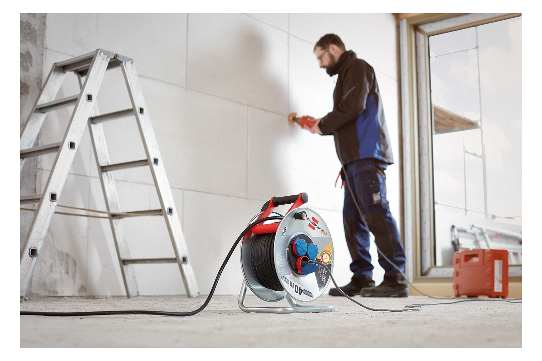 Kabeltrommel 40m H07RN-F 3x1,5mm IP44 3xSteckdosen m.Tragerahmen Kabeltrommel 40m H07RN-F 3x1,5mm IP44 3xSteckdosen m.Tragerahmen