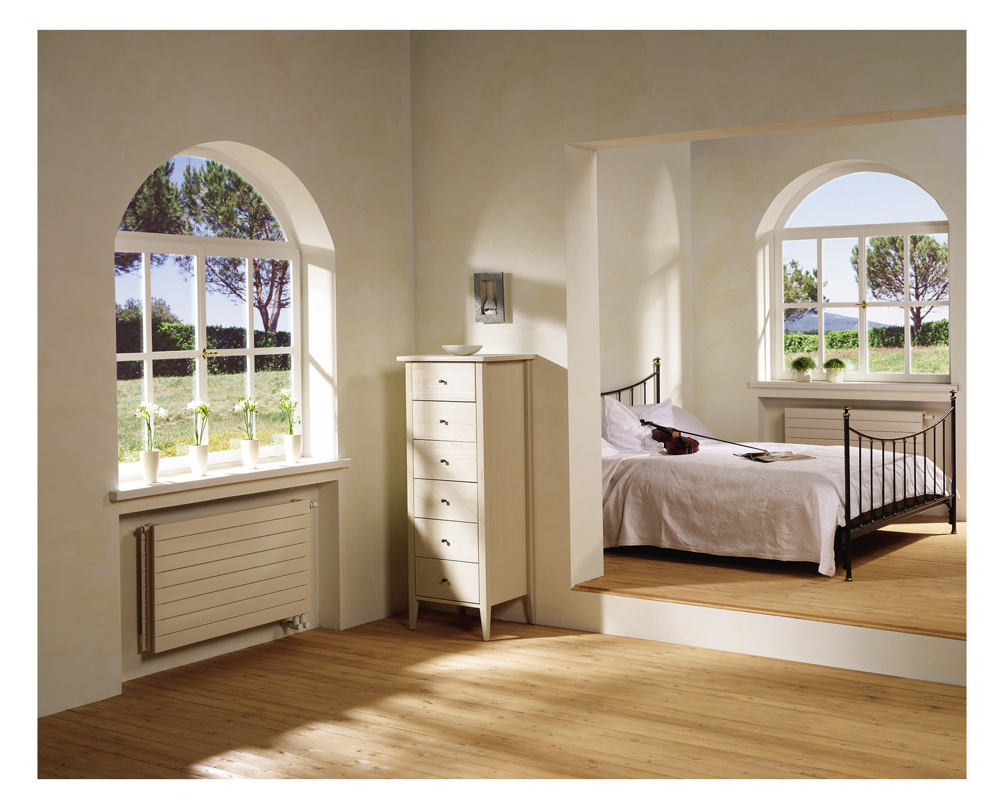 Zehnder Heizwand Nova Completto NHLLHL BH 567 mm, BL 1400 mm, Bautiefe 128mm, AB V014, horizontal