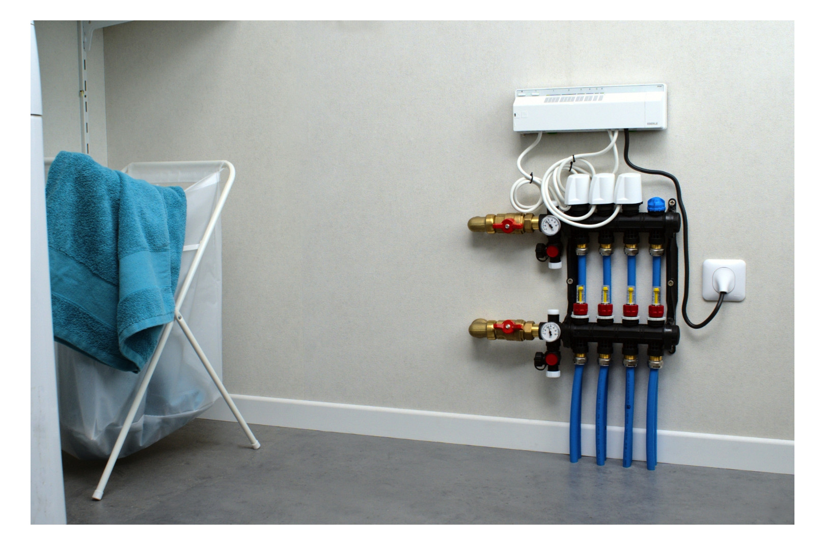 Busankoppler Funkb Wiser REG 14p Klemmbef