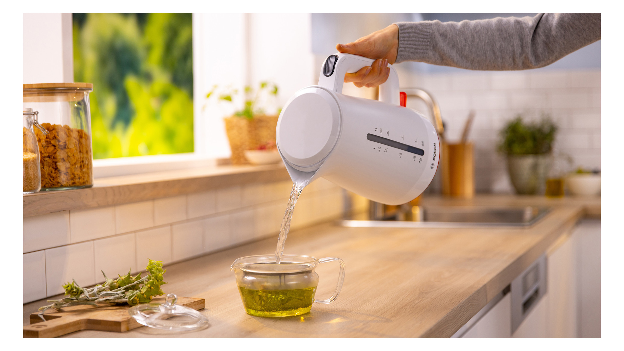 Wasserkocher 1,7l Kst MyMoment 2400W ws Anzeige:außen m.Wasserfilter m.Sieb