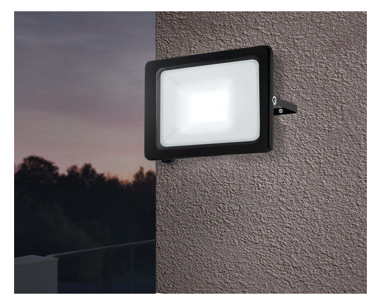 EGLO Außen LED-Strahler 102W      900256 