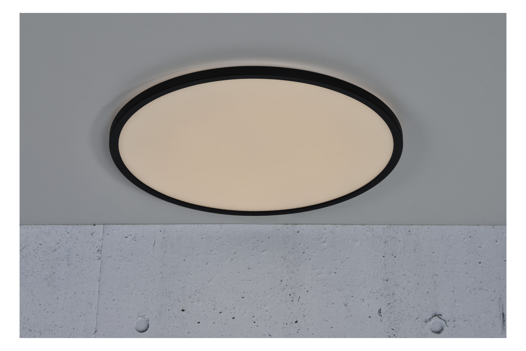 LED-Kunststoffleuchte Oja 60 38W 2700K 3200lm sw Konv IP20 Ø600x32mm