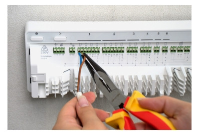 Busankoppler Funkb Wiser REG 14p Klemmbef