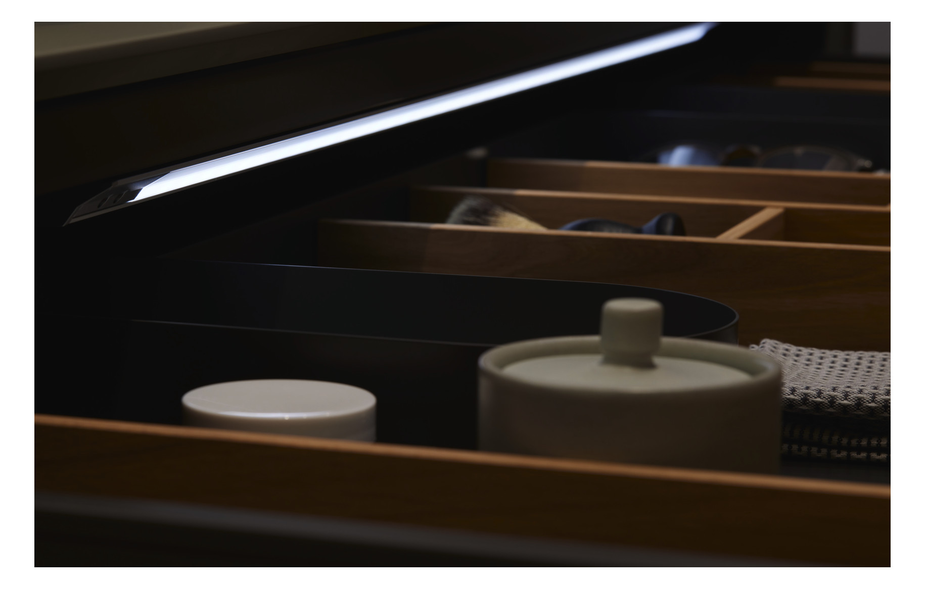 Duravit Waschtisch-Unterschrank White Tulip 130x55cm, Becken links, Eiche natur massiv/graphit seidenmatt, kein Einrichtungssystem/mit Innenbeleuchtung