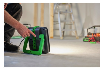 LED-Bauleuchte 75W IP54 4000K 8500lm Kst 1LED 220-240V Mit Stativhalterung m.LM