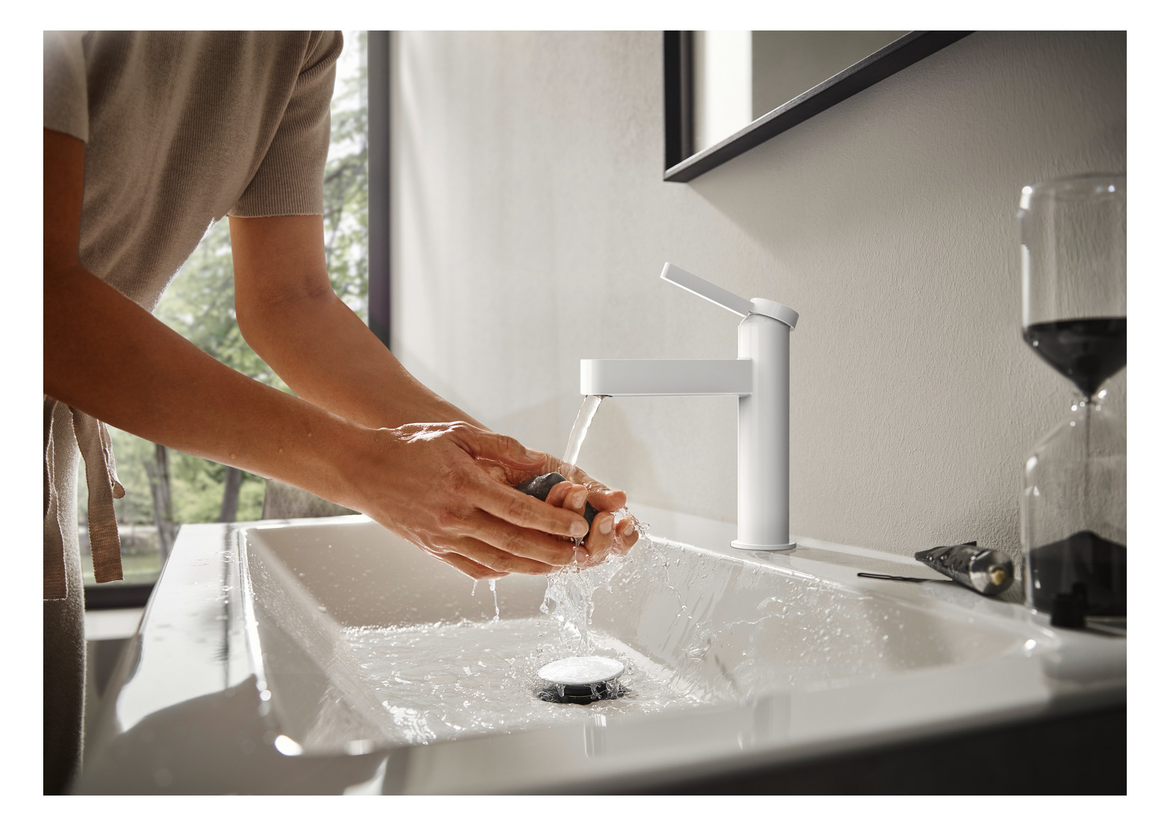 hansgrohe Waschtisch-Einhebelmischer 110 Finoris mit Zugstangen-Ablaufgarnitur, mattweiß