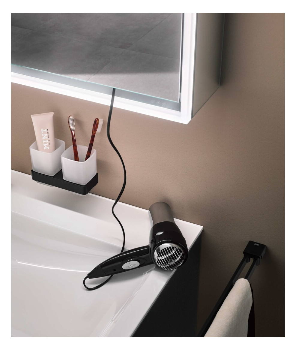 EMCO Unterputz-Lichtspiegelschrank Loft 1600x733mm, LED, 3-türig, aluminium/weiss