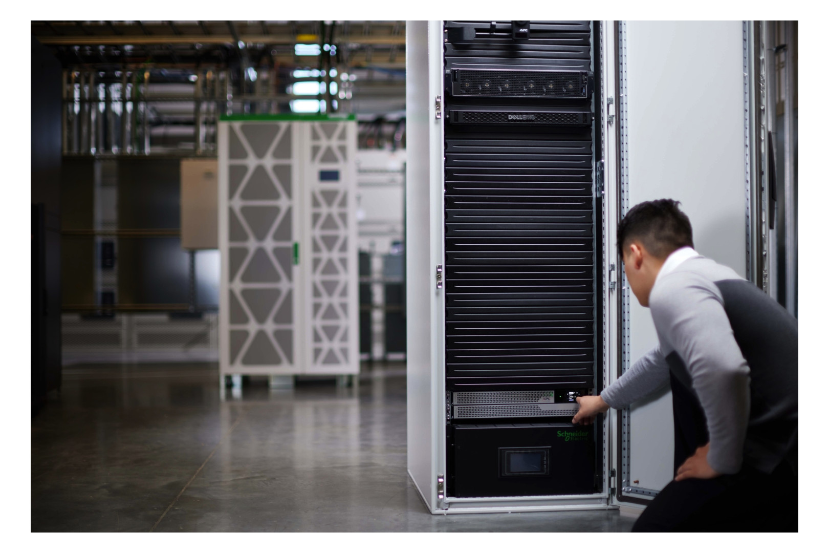 USV Stand Online 5000VA 230V LAN-fähig Netzwerkmanagementfähig 432x86x701mm