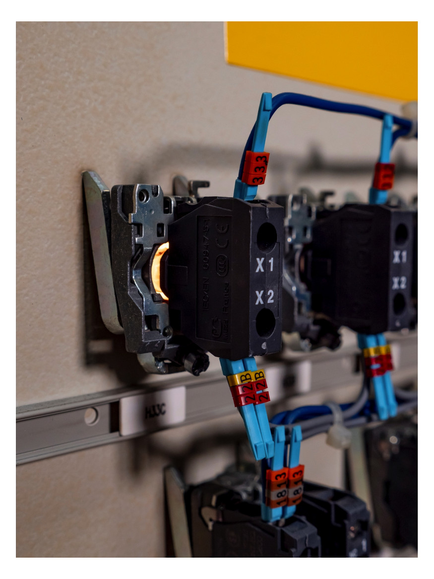 Lampenfassungsblock LED UC Frontbef ws 24V