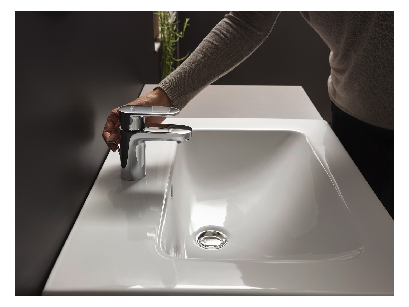 hansgrohe Waschtisch-Einhebelmischer 70 Vernis Blend mit Zugstangen-Ablaufgarnitur, chrom