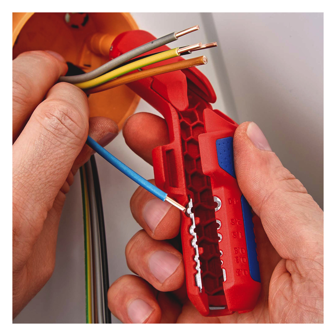 Abisolierwerkzeug Ø8-13mm 0,2-4qmm längs Rundschn Spiralschnitt Abisolierwerkzeug Ø8-13mm 0,2-4qmm längs Rundschn Spiralschnitt