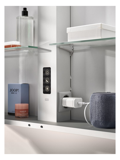 EMCO Aufputz-Lichtspiegelschrank flat 2 Classic 1400x729mm, LED-Aufsatzleuchte, 3-türig, Aluminium