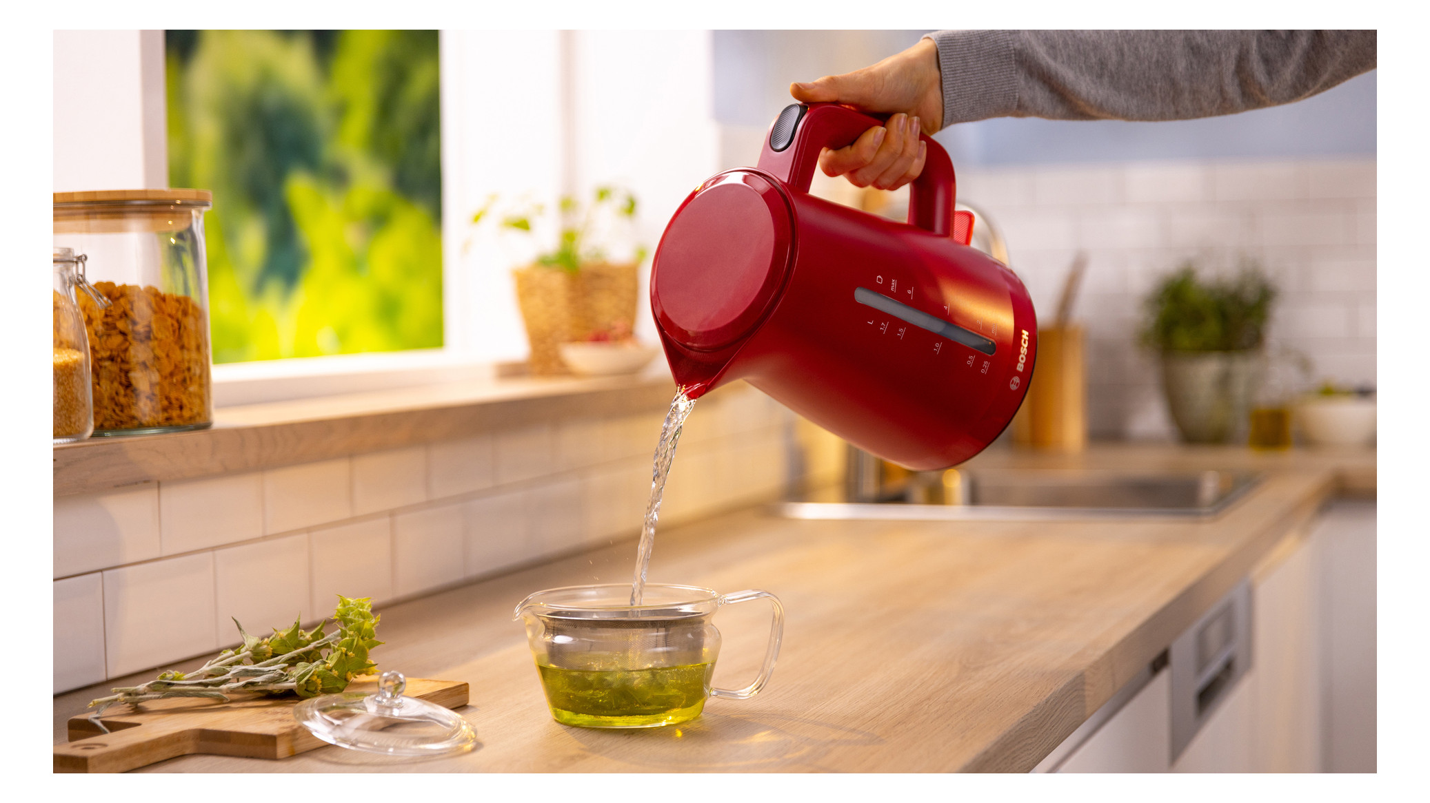 Wasserkocher 1,7l Kst MyMoment 2400W rt Anzeige:außen m.Wasserfilter m.Sieb