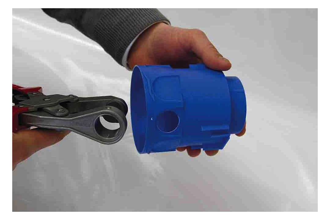 P647 Stanzzange M25 Rohr - UNI ELEKTRO Online-Shop 