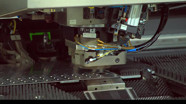 LED-Geräteträger 273W LINEDO 4000K 8LEDs 40900lm elektr.Trafo IP54 ws